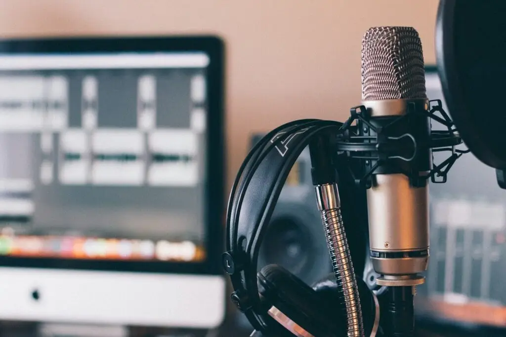 How to start a profitable podcast